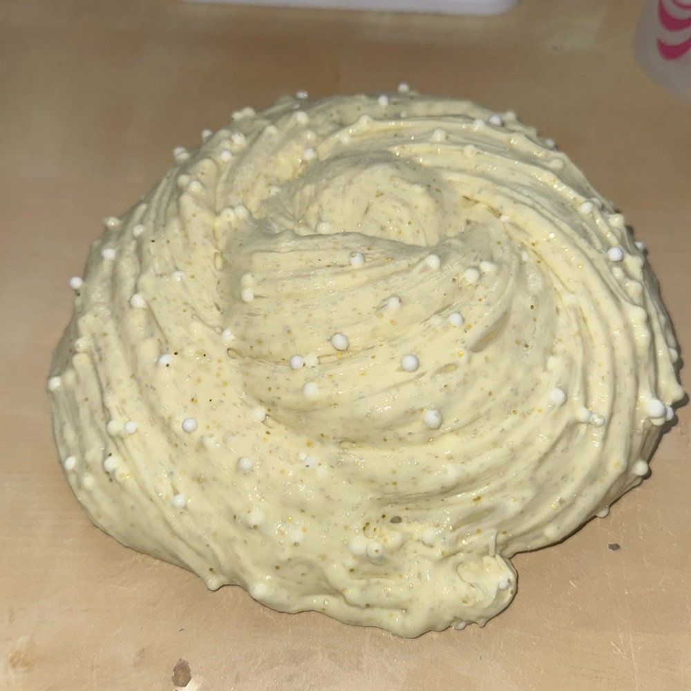 Large gold crunchy slime